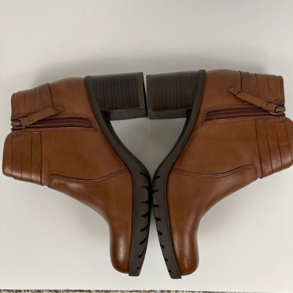 Clarks Tan Leather Ankle Booties - Picture 11 of 16